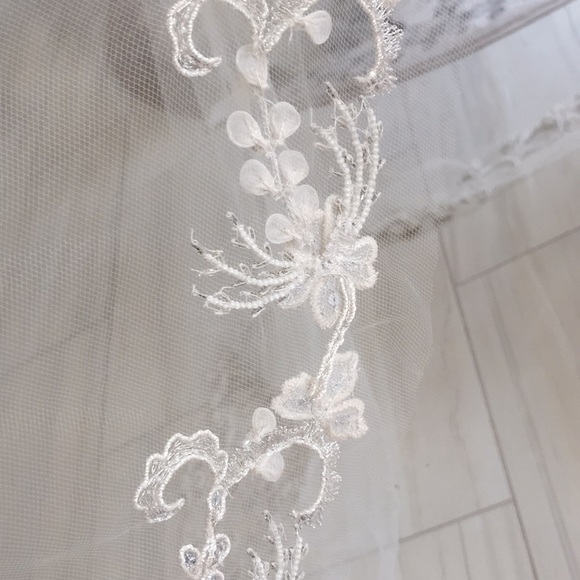 Brand new Custom made veil by Zakka